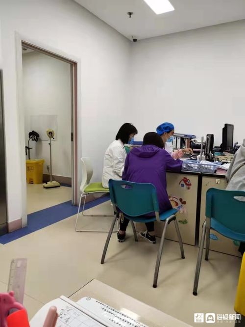 嶗山區(qū)社區(qū)衛(wèi)生服務(wù)中心開展愛心傳遞防治出生缺陷宣傳咨詢活動